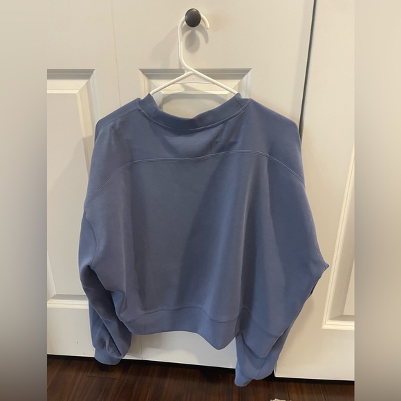 Lululemon NWOT cropped sweatshirt - Picture 2 of 5